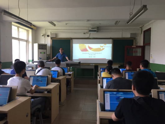 《模具加工》课程仿真实验教学现场.jpg 《模具加工》课程仿真实验教学现场.jpg