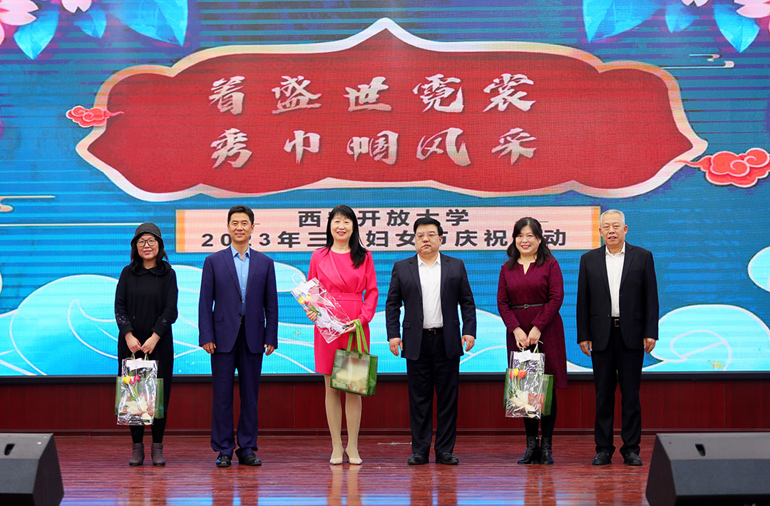 B01A0885.jpg B01A0885.jpg